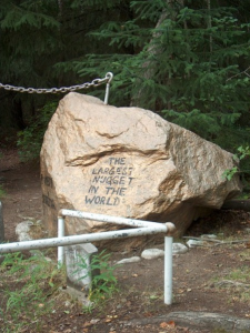 View of the largest nugget on the self-guided jeep tour